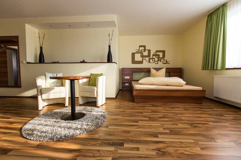 Hotel Viola Hochheim am Main Room photo